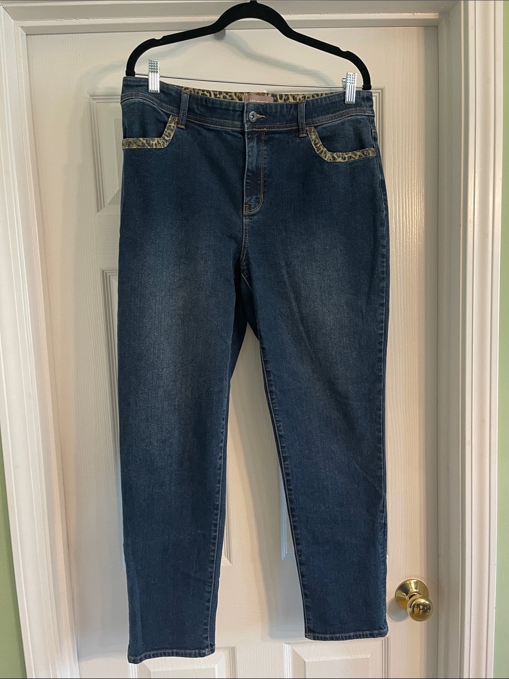 Chicos Straight Leg Ankle Jeans Size 10 Leopard Animal Print Trim